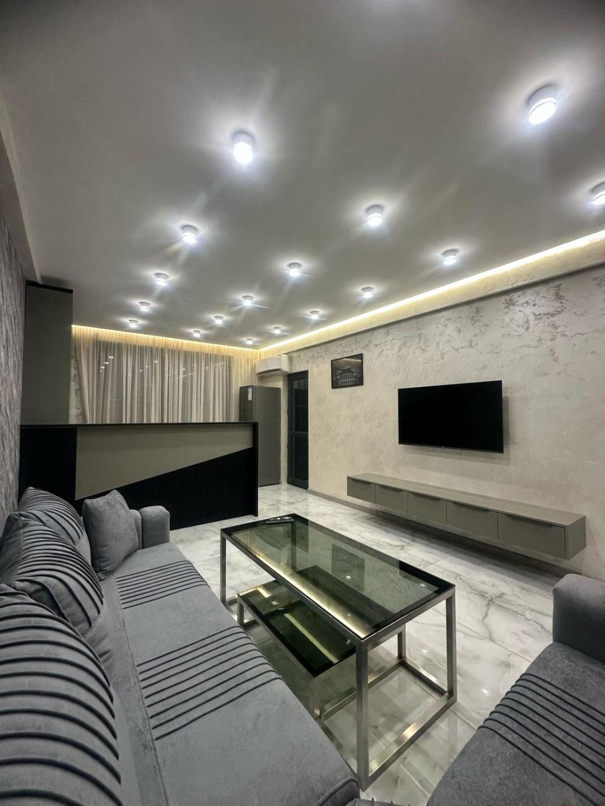 Luxuary Spacious 1Bedroom Apt,Centre Γιερεβάν Εξωτερικό φωτογραφία
